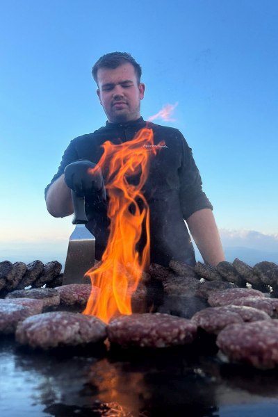 Burger vor Ort zubereitet - 858-to-cater.de